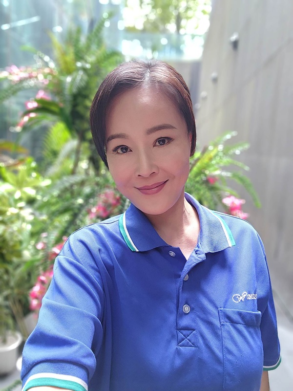 從小被笑沒娘！52歲本土女星「工地搬磚頭養家」和爸相依為命　拼多年「買2500萬孝親房」卻痛哭失聲