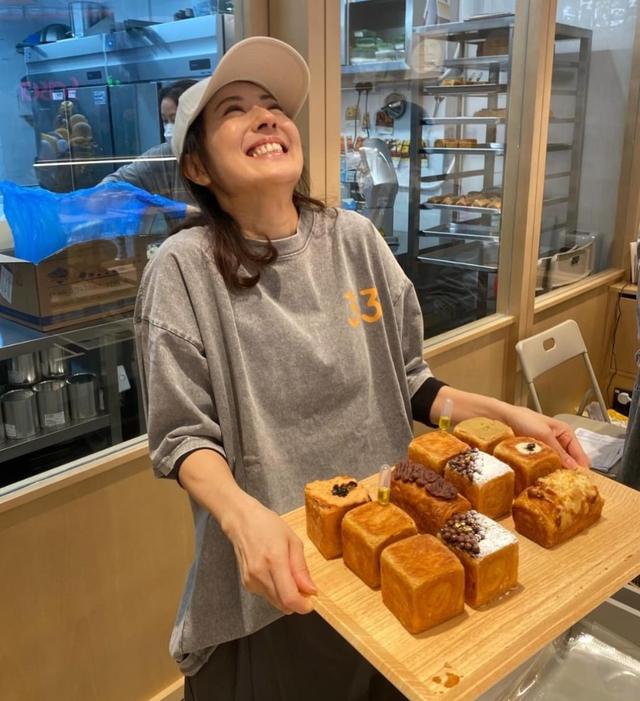 離開20年電視台！44歲女星「轉換跑道開麵包店」　赴日拜師學藝「一開店瞬間售罄」大受歡迎
