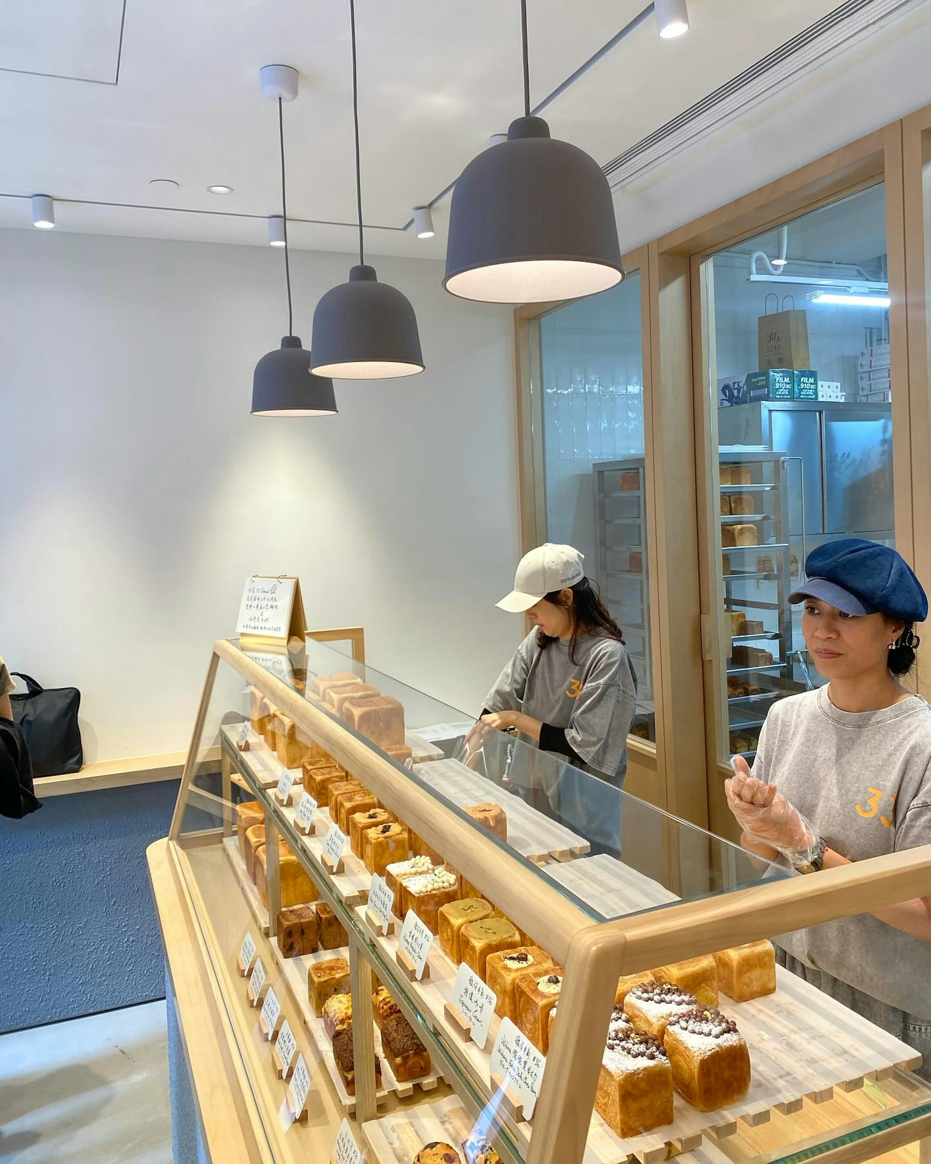 離開20年電視台！44歲女星「轉換跑道開麵包店」　赴日拜師學藝「一開店瞬間售罄」大受歡迎
