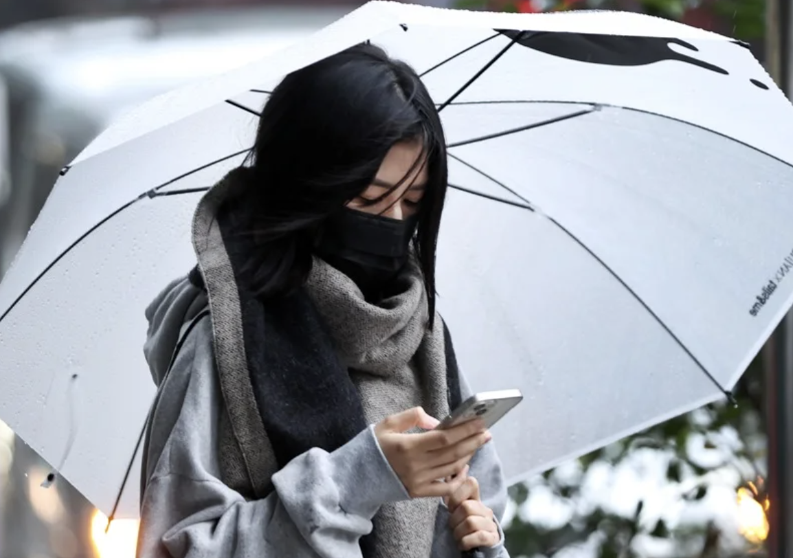 東北季風接棒！全台降溫「北部恐下探16度」最冷時間曝光　南台灣「早晚溫差大」：雨區分成3階段