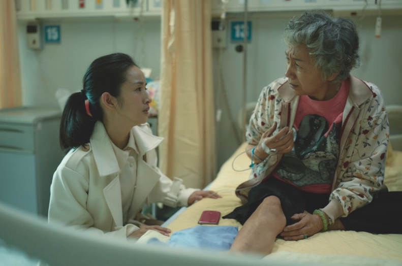 伺候我奶奶大半輩子！我媽「退休後性格丕變」開始不遷就我爸　奶奶跌一跤我媽狠下心「7天我爸就崩潰」