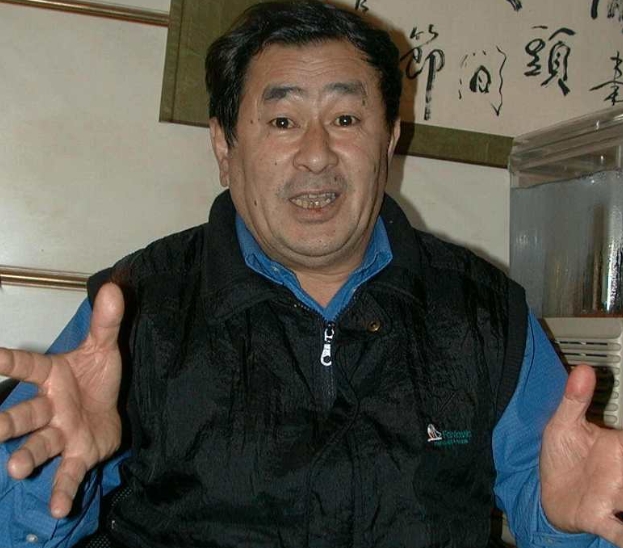 台灣大咖驚傳過世！好友慟喊「他含冤而死」生前痛苦　悲曝「媽媽也輕生走了」