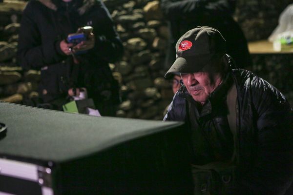 台灣大咖驚傳過世！好友慟喊「他含冤而死」生前痛苦　悲曝「媽媽也輕生走了」