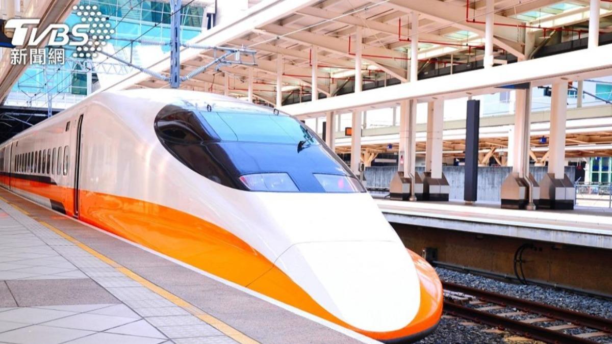 高鐵上的暖心救援！台大醫護團隊急奔12車廂救癲癇乘客 網友感動：人間有愛