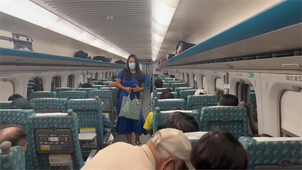 高鐵上的暖心救援！台大醫護團隊急奔12車廂救癲癇乘客 網友感動：人間有愛