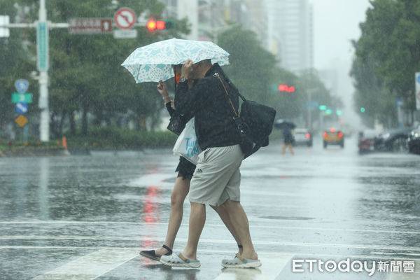 最新／又有2颱風要生成！過立冬「3熱帶低壓接力」　預測路徑出爐「東北季風夾擊」：外套雨具拿出來