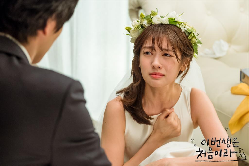 心碎卻不讓人知！這些星座分手後最會「裝堅強」 獅子座戲精上身、摩羯座用工作麻痺自己