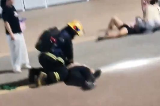 35死43重傷！他發瘋「開車狂撞體育館」　警曝他行兇原因：「不爽他老婆」