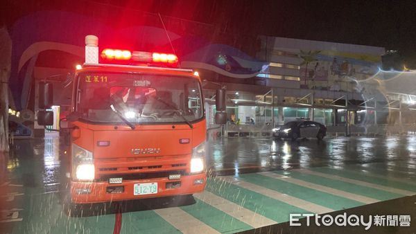 正要去旗津！高雄44歲女「驚傳墜海」警消緊急搜索　送醫搶救「仍宣告不治」