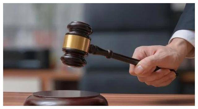 22歲女大生「亂丟衛生棉」竟引發一樁命案！55歲男教授「被判13年」自首後悔痛哭