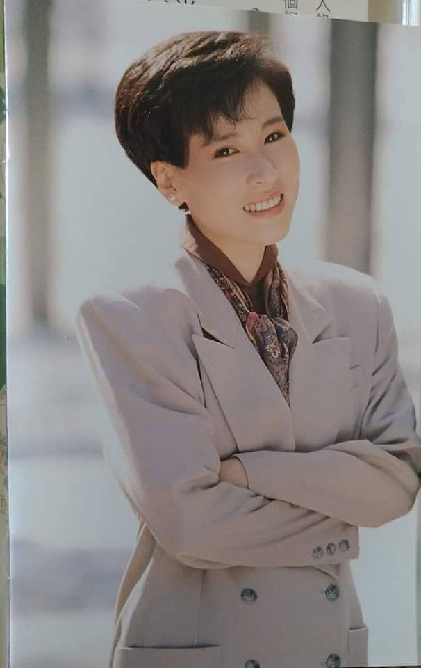 當年險嫁張菲！玉女和前夫「10年恩愛夫妻破局」不敢再婚　無兒女包袱「61歲凍齡如昔」近況曝