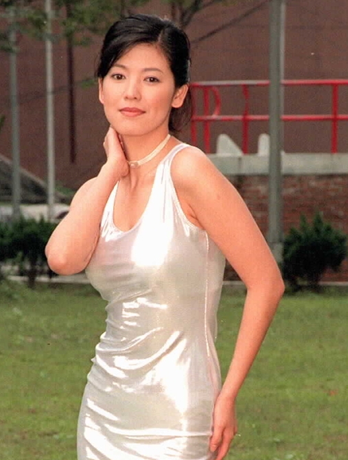 高齡產雙胞胎！軍中情人爆「瘦成紙片人」頻進出醫院　早前就動過刀「病況全曝光」