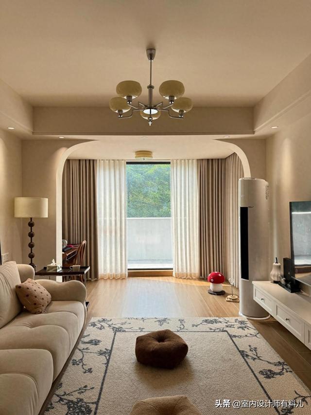 越來越多人不裝窗簾了!學學「現在的流行做法」:省錢實用又好看