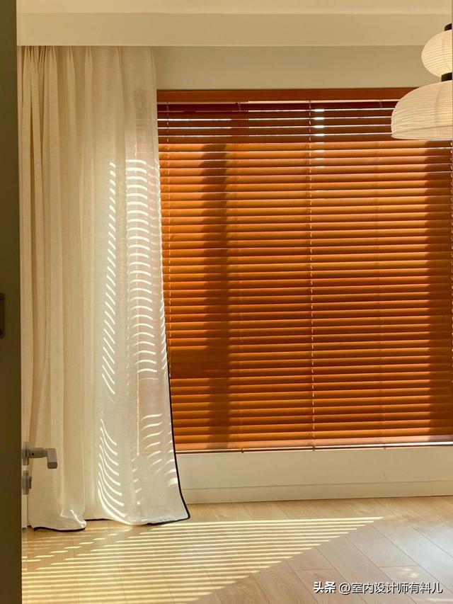 越來越多人不裝窗簾了!學學「現在的流行做法」:省錢實用又好看