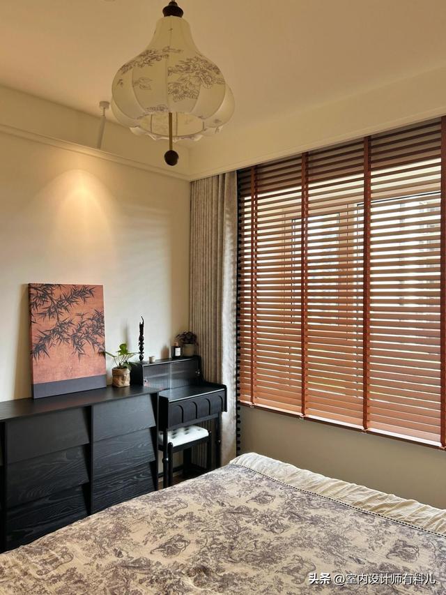 越來越多人不裝窗簾了!學學「現在的流行做法」:省錢實用又好看