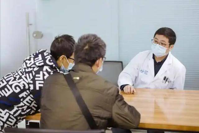 64歲阿公「高血壓併發症」去世！醫生提醒：長期吃降壓藥　冬季「做好4件事」血壓更穩定