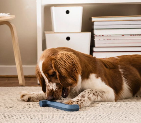 逛IKEA看到「超巨大藍色扳手」好奇到底鎖什麼　仔細一看「發現意外用途」：真的沒想過