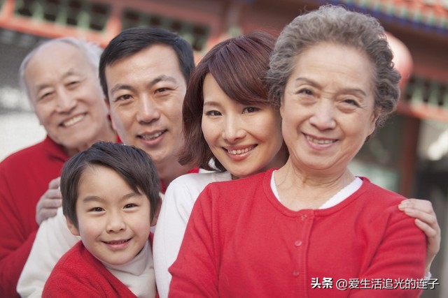 2025年是蛇年！老人說「青蛇逢雙春，5人要穿紅」 　驅邪避災：保佑新的一年順順利利