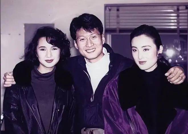 62歲電視小生「開麵館謀生」親自端盤子！昔日帥哥「老到不敢認」網驚唏噓