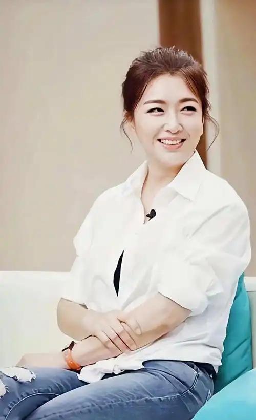 和明星妻子離婚後！專註事業「12年不談戀愛」　卻在51歲時「娶小16歲富婆」再度爆紅