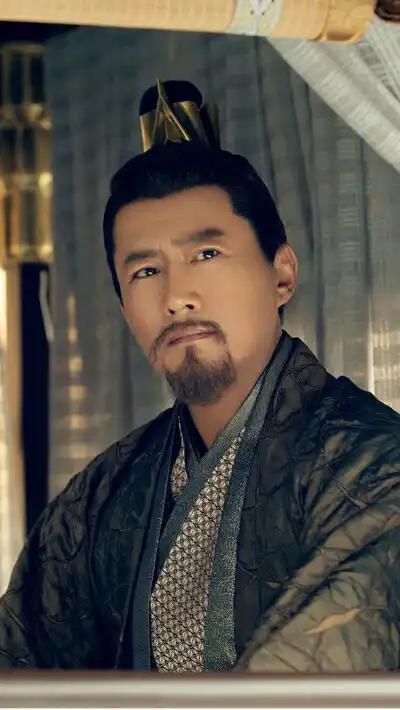 和明星妻子離婚後！專註事業「12年不談戀愛」　卻在51歲時「娶小16歲富婆」再度爆紅