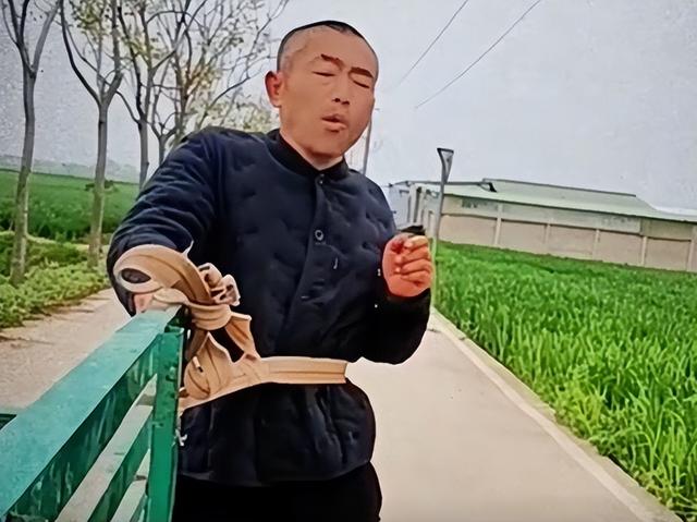 丈夫腦梗3年！妻子天天「拿繩子綁他」逼做1事　鄰居看不下去「現況狠狠打臉」
