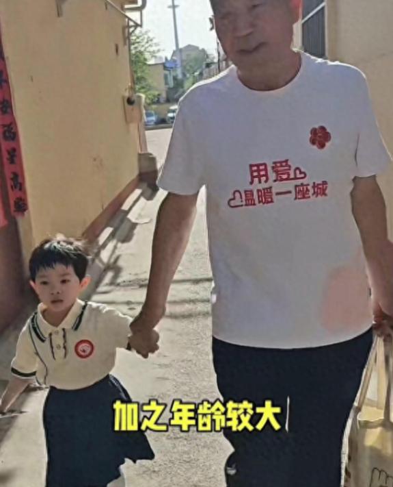 兒女早已長大成家！67歲意外懷孕「執意生下三胎」　6年過後「近況曝光」遭網友怒批：害苦孩子