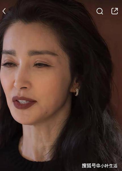 曾害怕老去!一代女神「毅然放棄醫美」回歸自然 填充物全拿掉「51歲真實面貌曝」