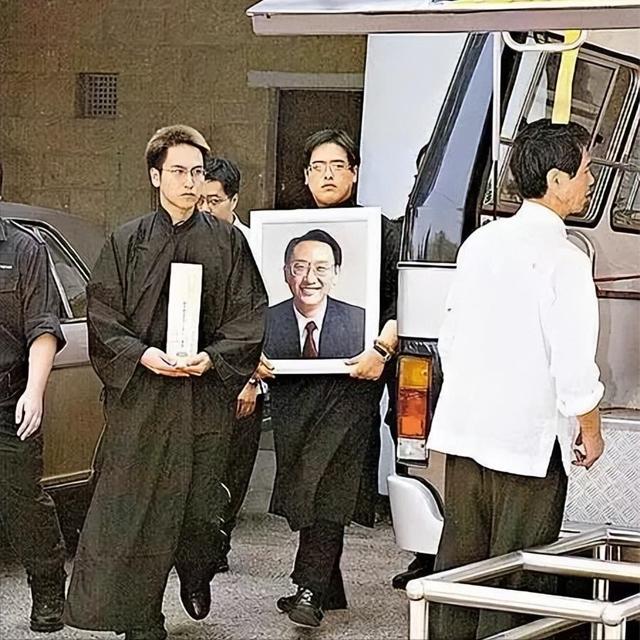 頂級富二代！父親是第一地主「母親是影后」　他21歲就身家百億「手握133套豪宅」卻節儉低調