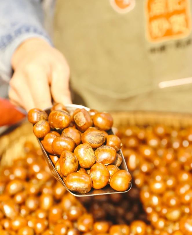 栗子剛出爐！大媽趁店員沒注意「偷拿一塊吃」嚴重燙傷　一狀告到法院「結果出乎意料」