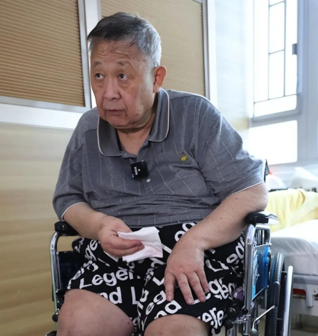 晚年住養老院！78歲資深男星「2度緊急送醫」　替女兒還債「卻被拋棄」感嘆：不怪她