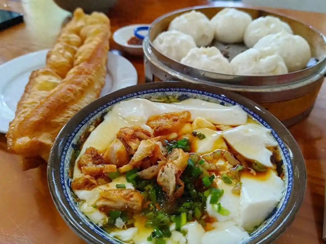 上崗未安排任務！每天幫老闆「跑腿帶早餐」從未給過飯錢　3個月後轉正「一看薪資條」瞬間愣住