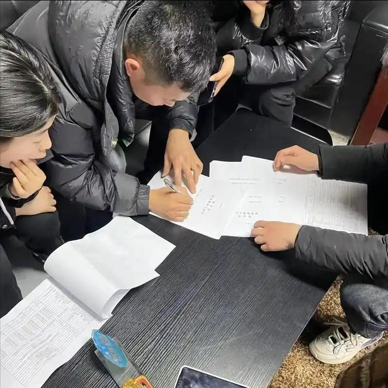 上崗未安排任務！每天幫老闆「跑腿帶早餐」從未給過飯錢　3個月後轉正「一看薪資條」瞬間愣住