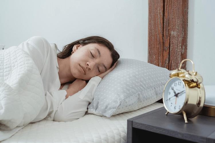 天涼好睡？醫生發現：冬天堅持「睡午覺」　不出2個月「身體或有3個變化」40後千萬別忽視了