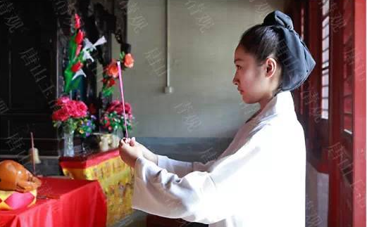 燒香拜佛要注意：「2生肖」不能進寺廟　「3種人」不能上香：會衝撞佛菩薩