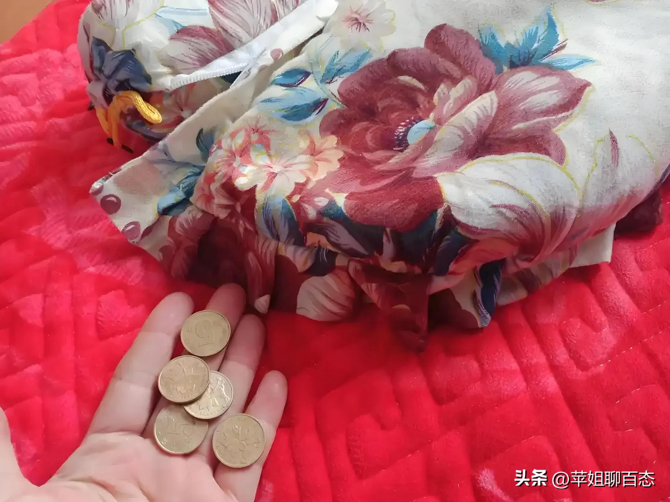 冬至晚上!記得在枕頭下「放9枚硬幣」 做對了:來年招財進寶