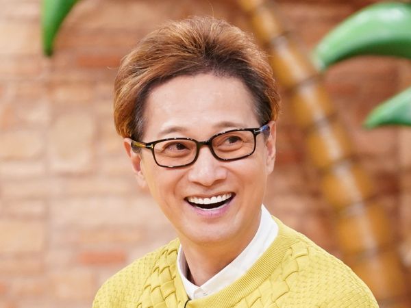 驚爆桃色風波！51歲主持大哥「房內私約圈內女」出事了　經紀公司證實「砸1900萬封口費」