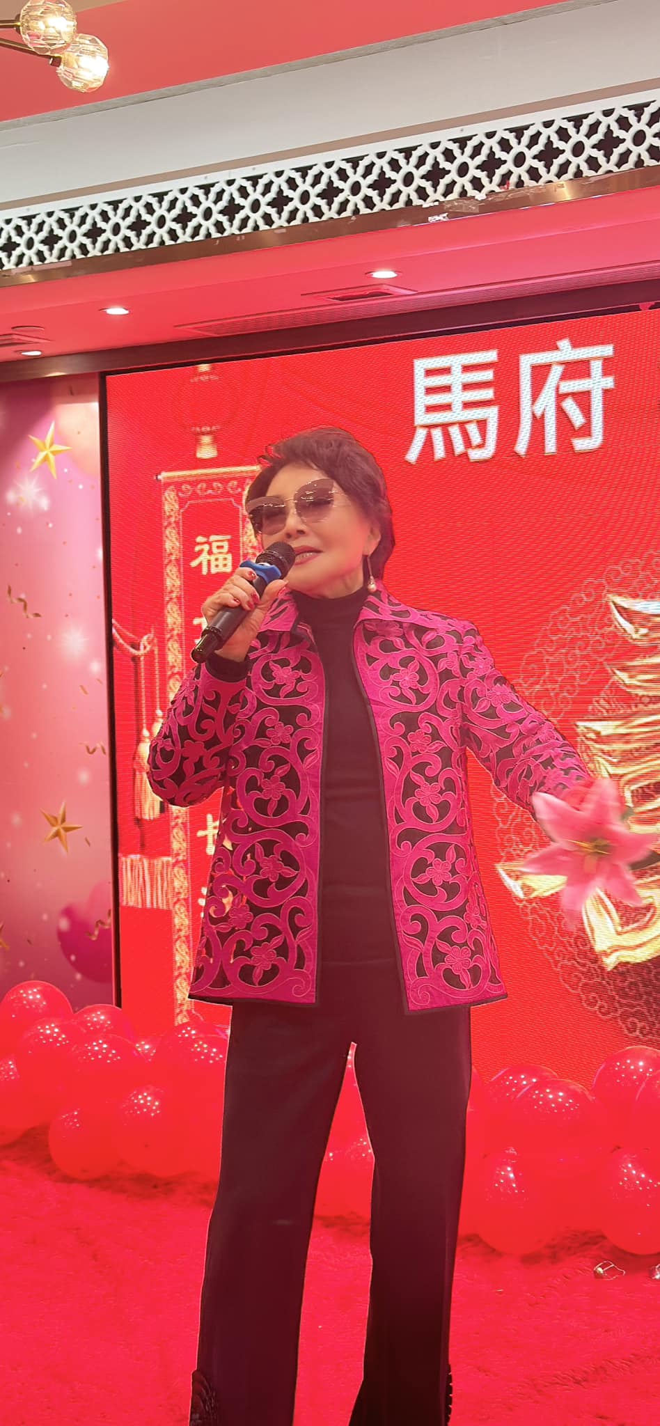 旅美40年返台！台灣歌后曝103歲媽媽肺炎病危「展驚人現況」　「四代同堂畫面」母女像姊妹