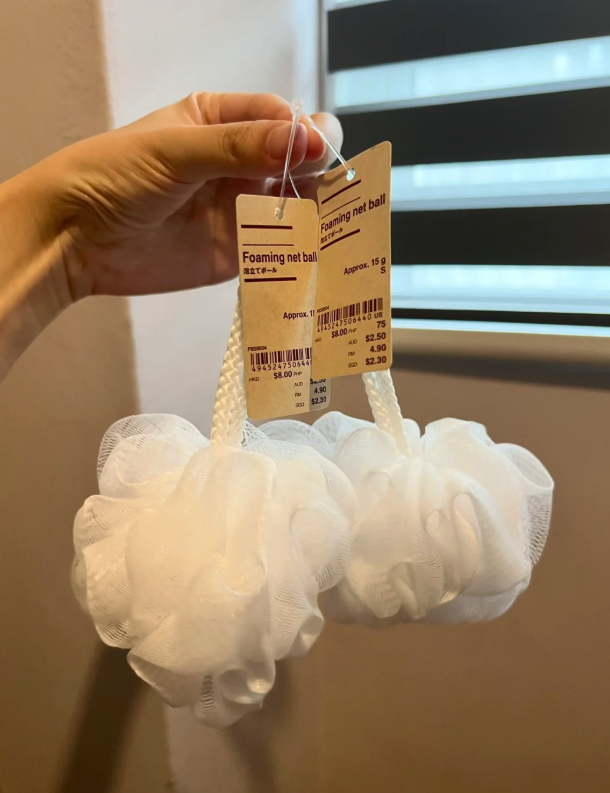 聖誕交換禮物抽到「頭戴式耳機」爽翻了　拿到手時「卻覺得怪怪的」拆開一看大傻眼