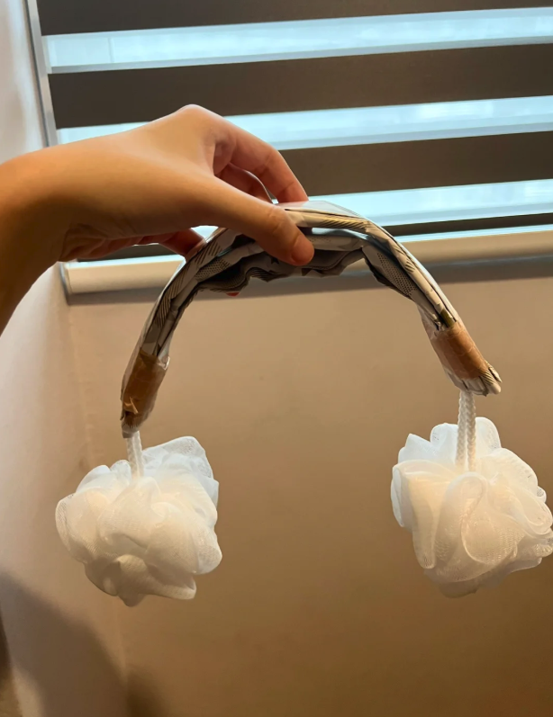 聖誕交換禮物抽到「頭戴式耳機」爽翻了　拿到手時「卻覺得怪怪的」拆開一看大傻眼