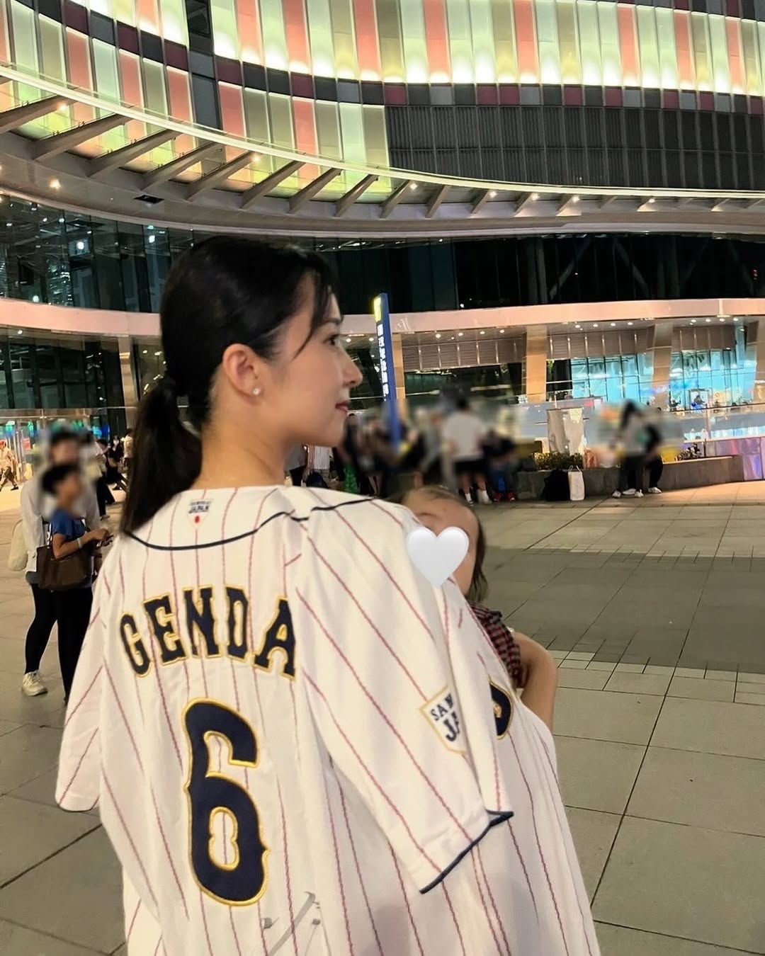 棒球大咖驚傳外遇！台灣12強賽間「摘婚戒密會小三」　前女星妻超正「為他險兩度流產」