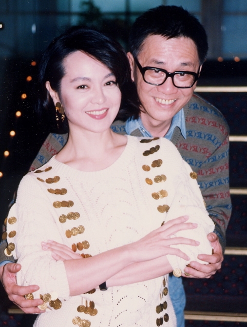 鬆口豪門秘辛！73歲天后「結婚發現老公秘密」　不惜「挺6月孕肚逃走」：寧可當單親媽媽