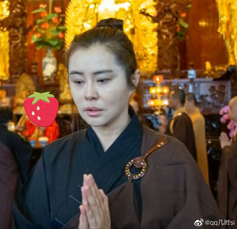 息影20年！亞洲第一美女「全素顏拜早年」遭酸：變形了　看破紅塵「勤參加法會」單身近況曝