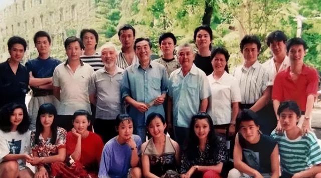 分居12年！資深女星被爆「多次出軌小鮮肉」　丈夫次次原諒「坐輪椅也不離婚」