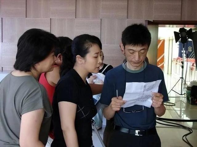 分居12年！資深女星被爆「多次出軌小鮮肉」　丈夫次次原諒「坐輪椅也不離婚」