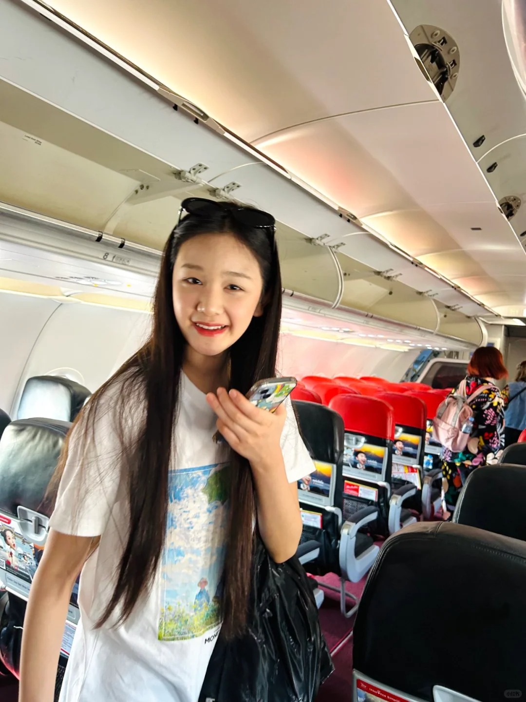 微微一笑美翻！飛機上遇見「清純系初戀級女孩」　仔細一看竟是「知名人氣女星」網全羨慕