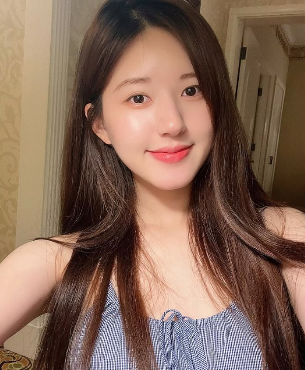 復健畫面曝光!當紅女演員驚爆「被老闆拖進廁所羞辱2小時」 入院後「勇敢曬最新近況」:路都走不穩...