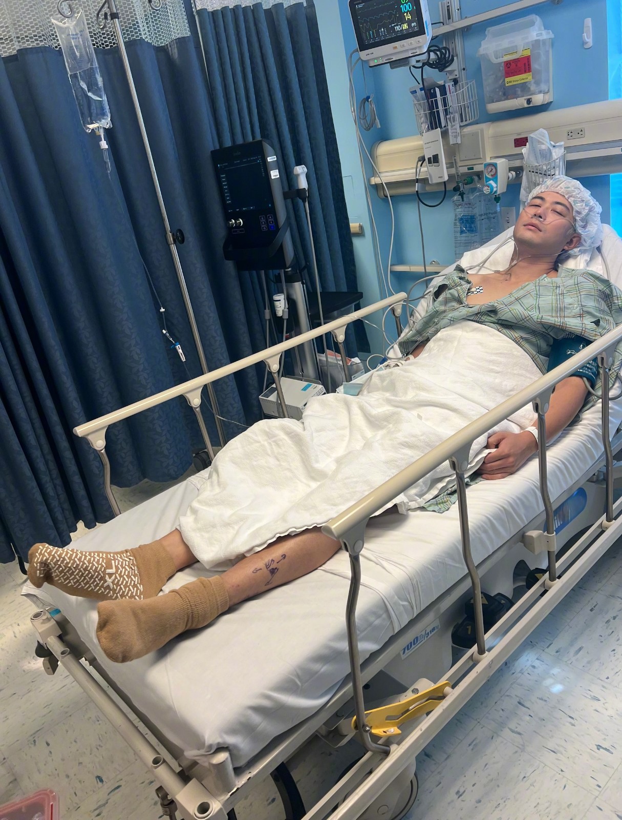 突消失螢光幕！34歲大咖男星「遇嚴重車禍4度動刀」　曬躺病床近照喊：「希望是最後一次...」近況曝
