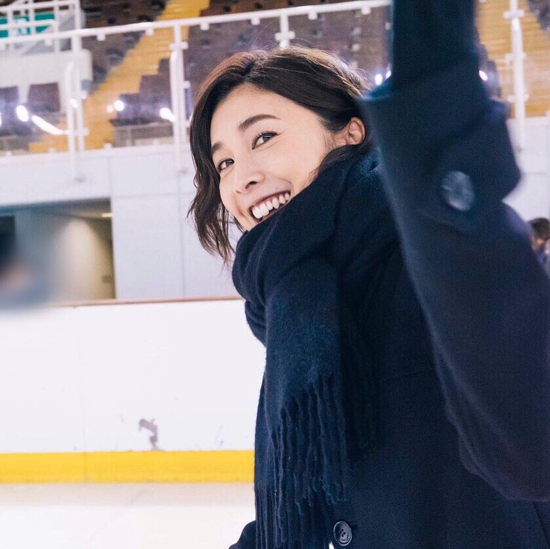 笑顏迷倒全國！當紅女星先有後婚「婚姻卻遭背叛」　遇第二春「卻突選擇輕生離開」震驚外界