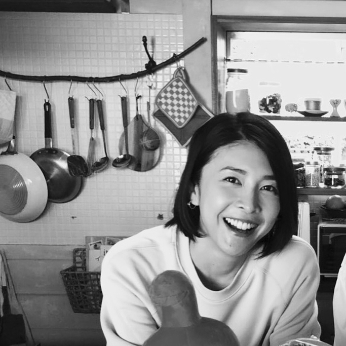 笑顏迷倒全國！當紅女星先有後婚「婚姻卻遭背叛」　遇第二春「卻突選擇輕生離開」震驚外界